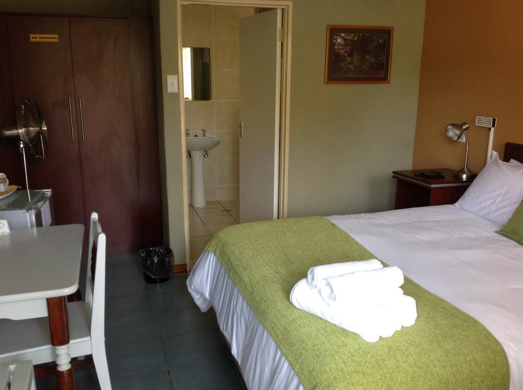 Amigos Bed & Breakfast - No Loadshedding Mbombela Oda fotoğraf
